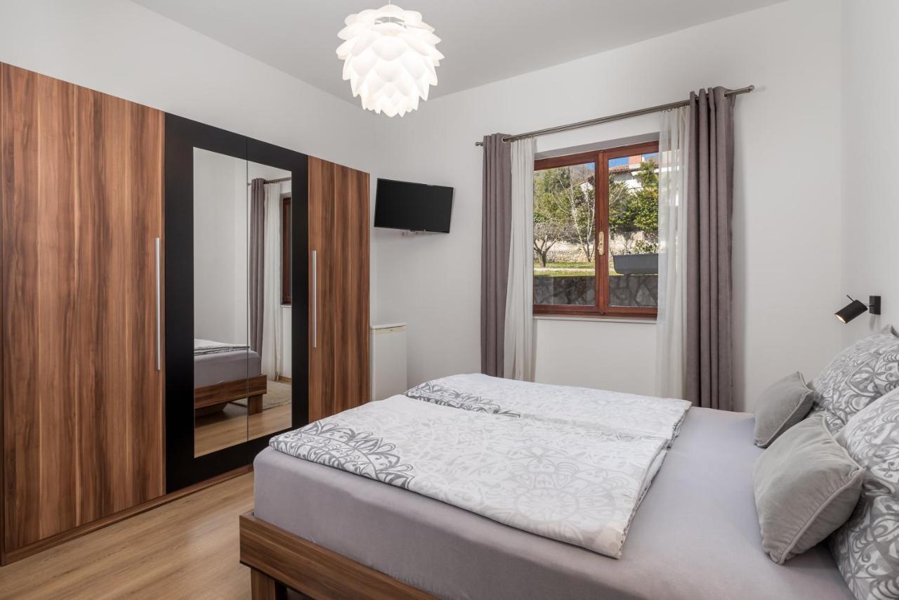 Guest House Deskovic Moscenicka Draga Ruang foto