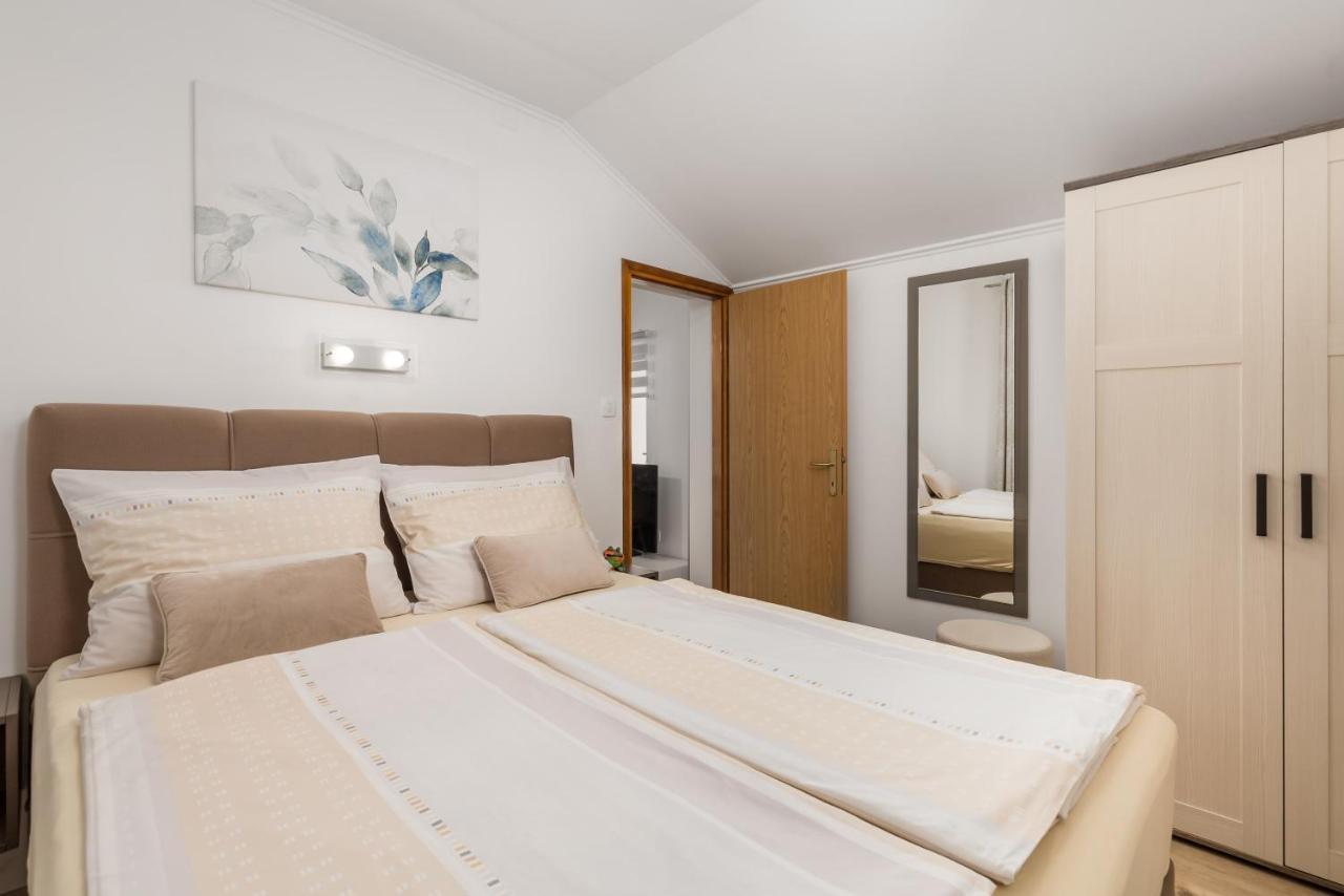 Guest House Deskovic Moscenicka Draga Ruang foto