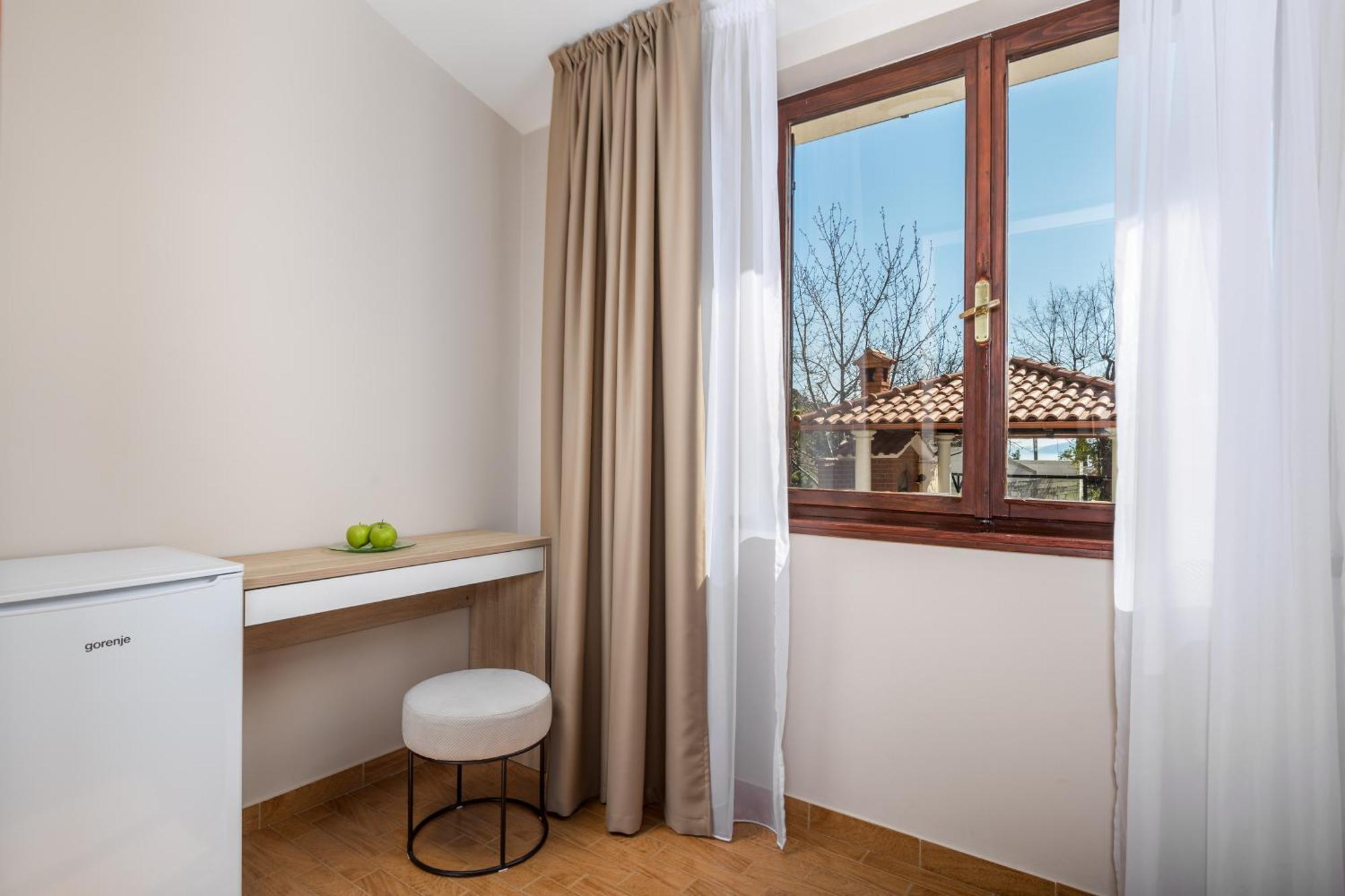 Guest House Deskovic Moscenicka Draga Ruang foto